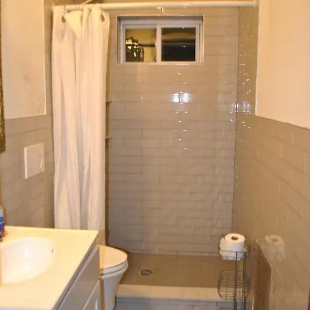 Ewr Airport Multilevel Guest House Room With 2-3 Beds Newark Exterior photo