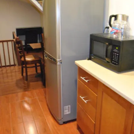 Ewr Airport Multilevel Guest House Room With 2-3 Beds Newark Exterior photo