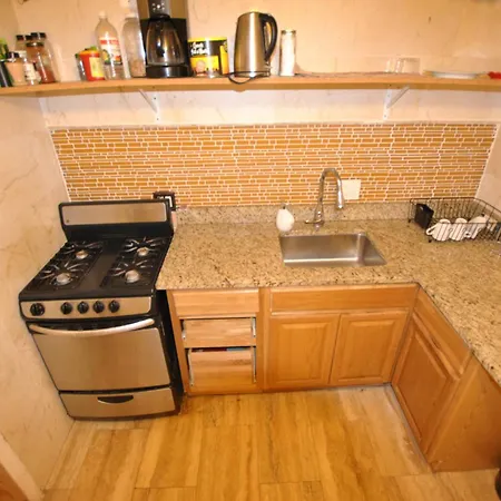 Ewr Airport Multilevel Guest House Room With 2-3 Beds Newark Exterior photo
