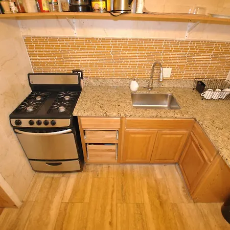 Ewr Airport Multilevel Guest House Room With 2-3 Beds Newark Exterior photo