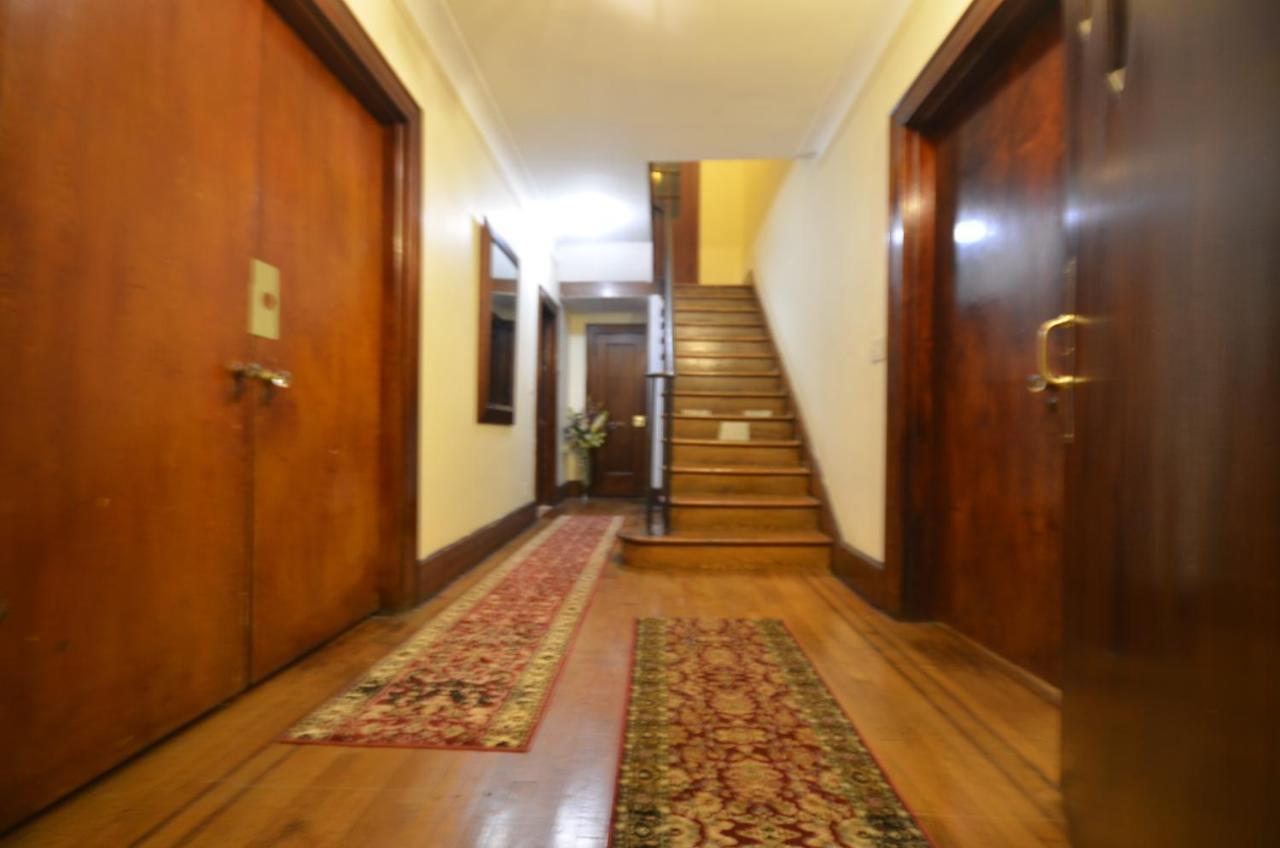 Homestay Ewr Airport Multilevel With 2-3 Beds