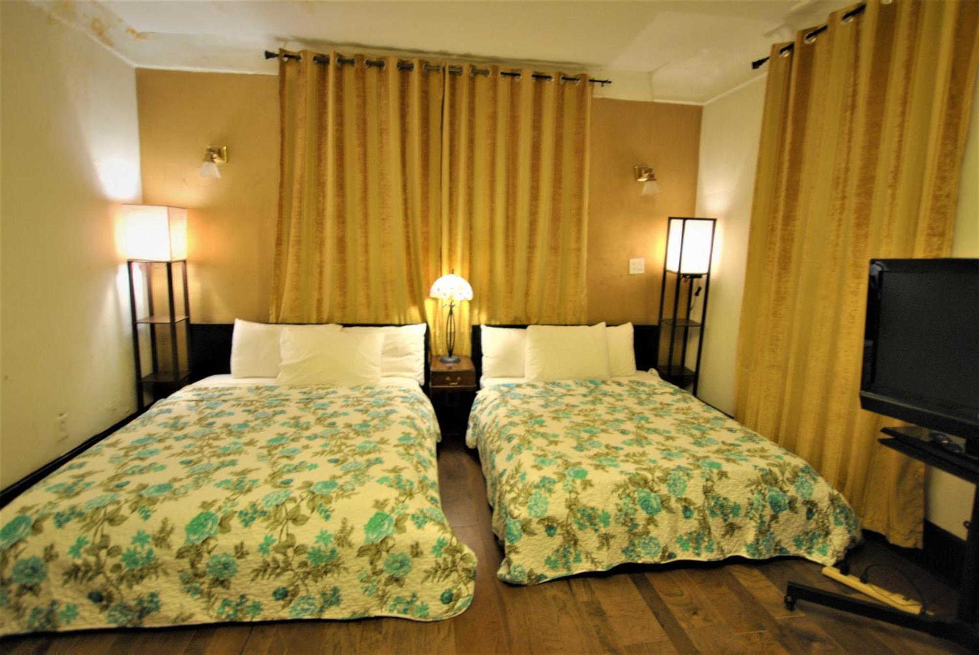 Ewr Airport Multilevel With 2-3 Beds *