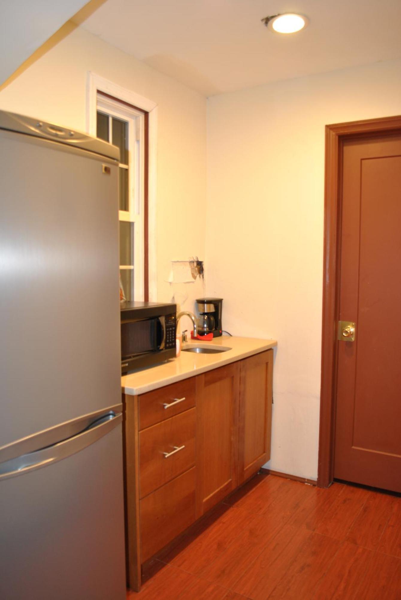 Ewr Airport Multilevel With 2-3 Beds * Newark