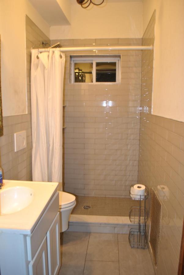 Alloggio in famiglia Ewr Airport Multilevel With 2-3 Beds *