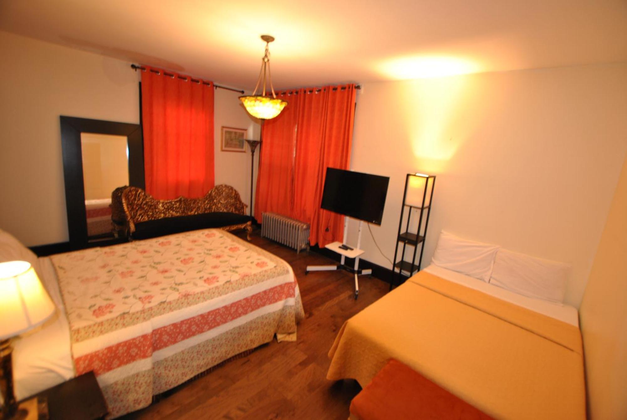Alloggio in famiglia Ewr Airport Multilevel With 2-3 Beds