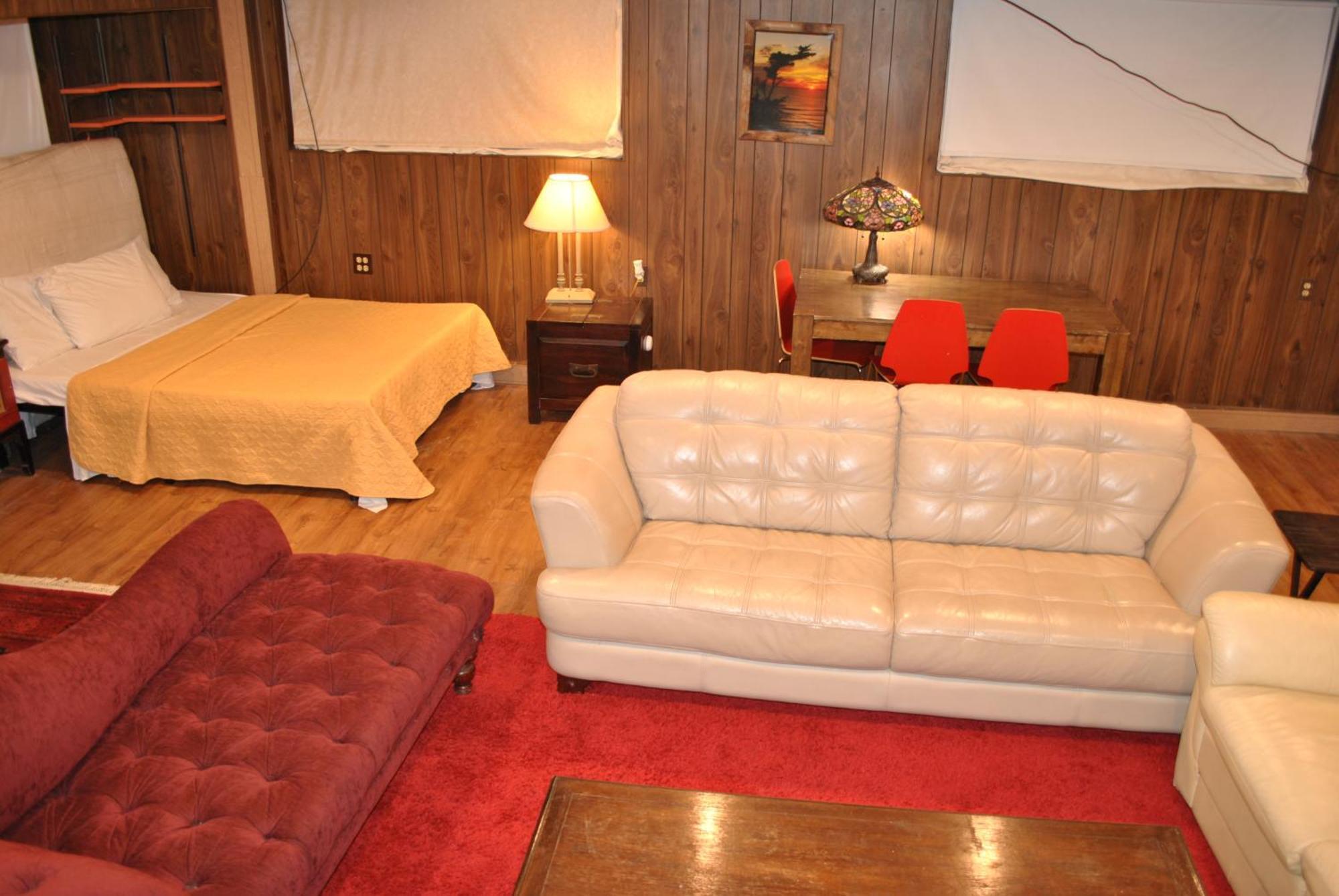 Ewr Airport Multilevel With 2-3 Beds *